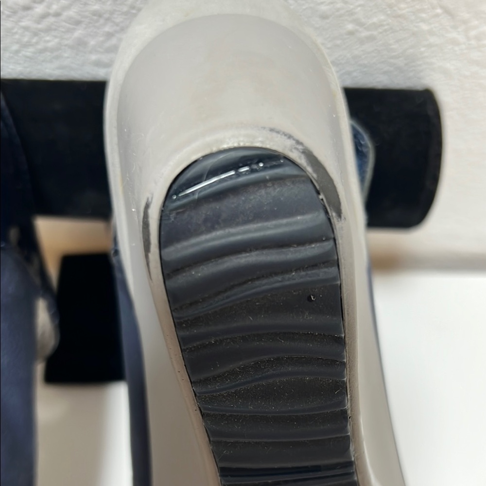 Tsubo Women's Navy (patent & suede) and Gray Wedge Shoes - Picture 5 of 7